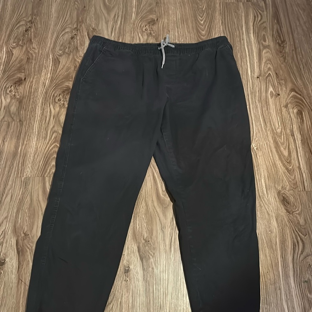Free assembly joggers